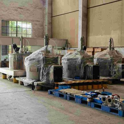 Centrifugeuse inférieure de revêtement en plastique de décharge de la verticale ISO9001 pour NH4 2SO4